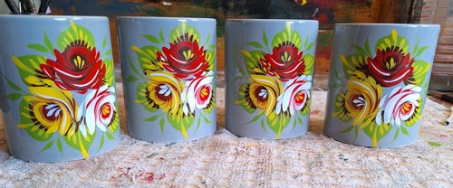 Set hand painted mugs - of,