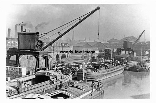 Pt3699 barges the canal - -,